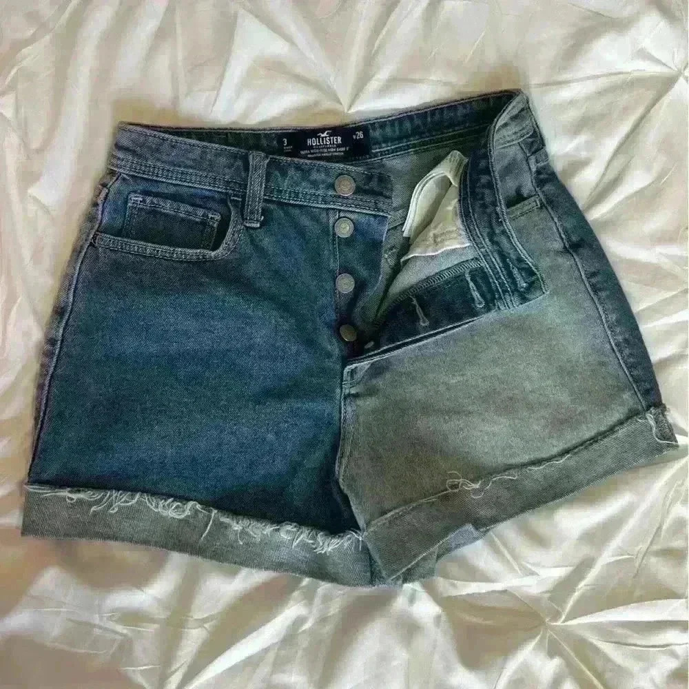 Hollister Ultra High Rise Mom Short Women’s size 3